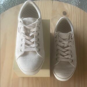 Taos Footwear Cream Casual Sneakers